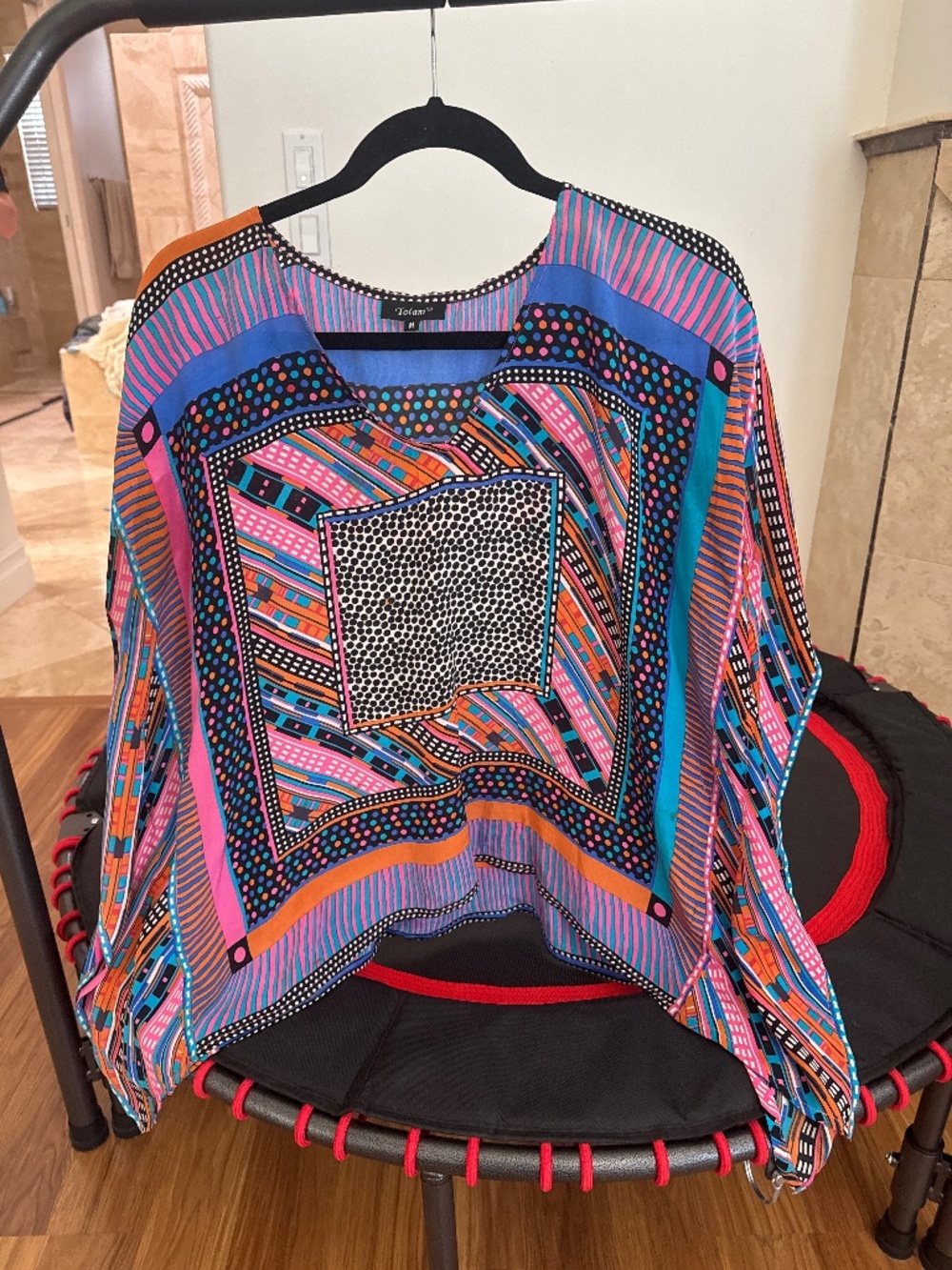 Silk blouse, Tolani